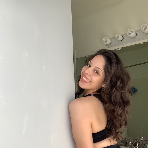 Meet your Posher, Stephanie - Picture 1 of 1